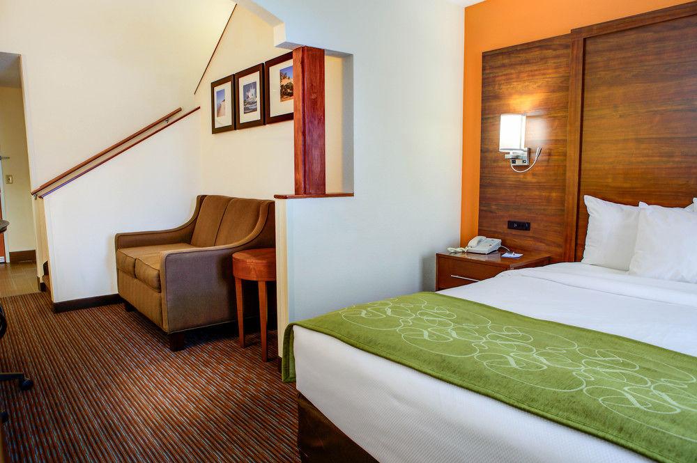 Comfort Suites Stevensville - St Joseph Exteriér fotografie