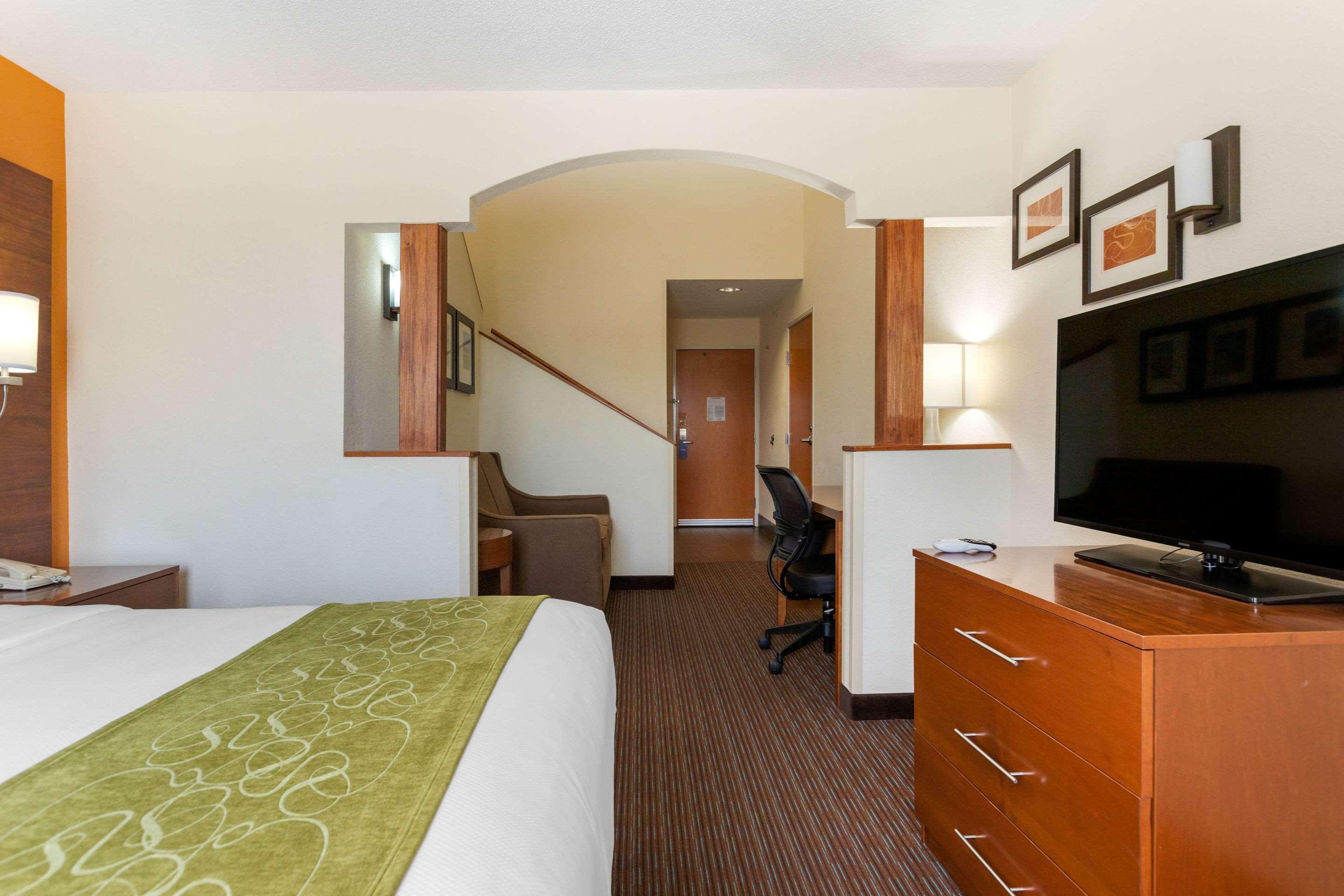 Comfort Suites Stevensville - St Joseph Exteriér fotografie
