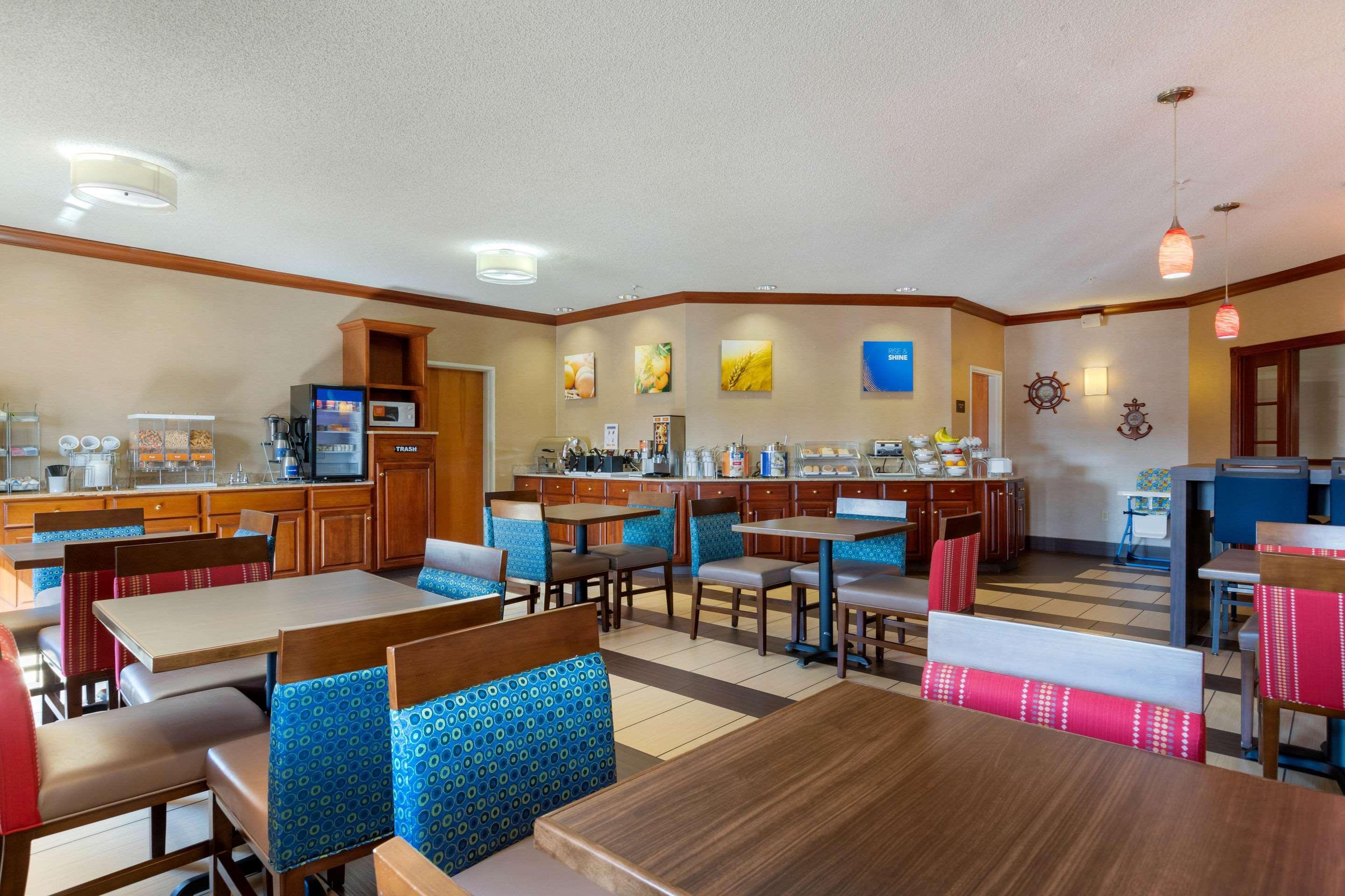 Comfort Suites Stevensville - St Joseph Exteriér fotografie